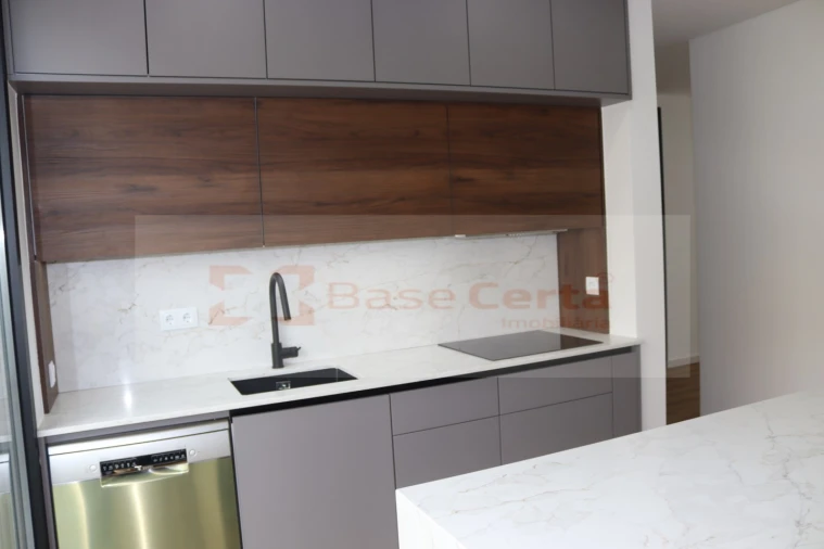 Moradia T5 para Venda em Santa Iria de Azoia, São João da Talha e Bobadela Foto 18