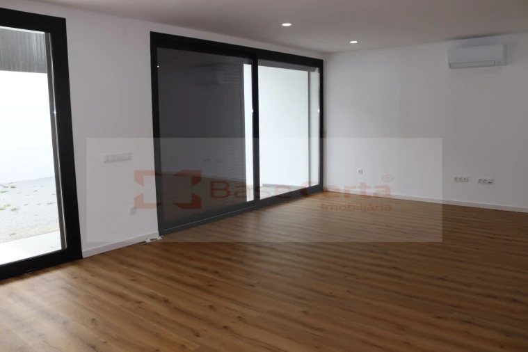 Moradia T5 para Venda em Santa Iria de Azoia, São João da Talha e Bobadela Foto 30
