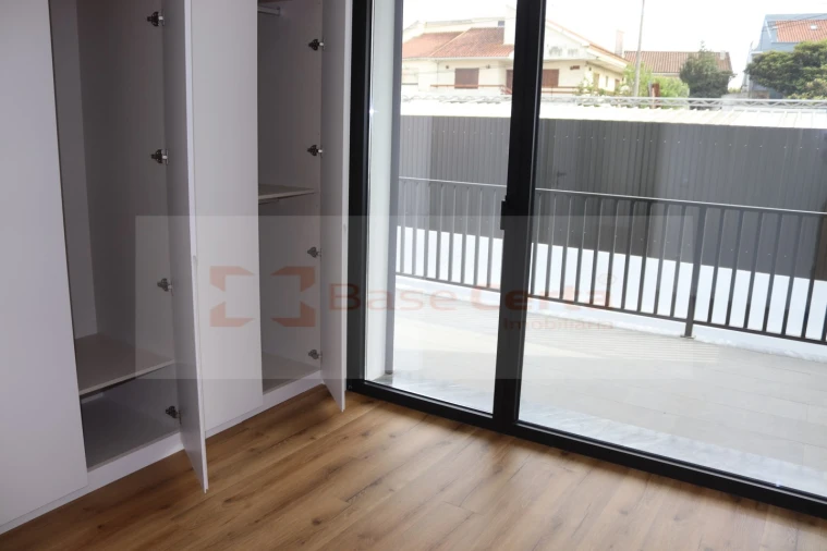 Moradia T5 para Venda em Santa Iria de Azoia, São João da Talha e Bobadela Foto 10