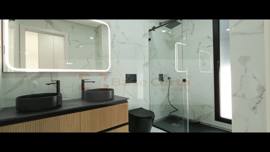 Moradia T5 para Venda em Santa Iria de Azoia, São João da Talha e Bobadela Foto 38