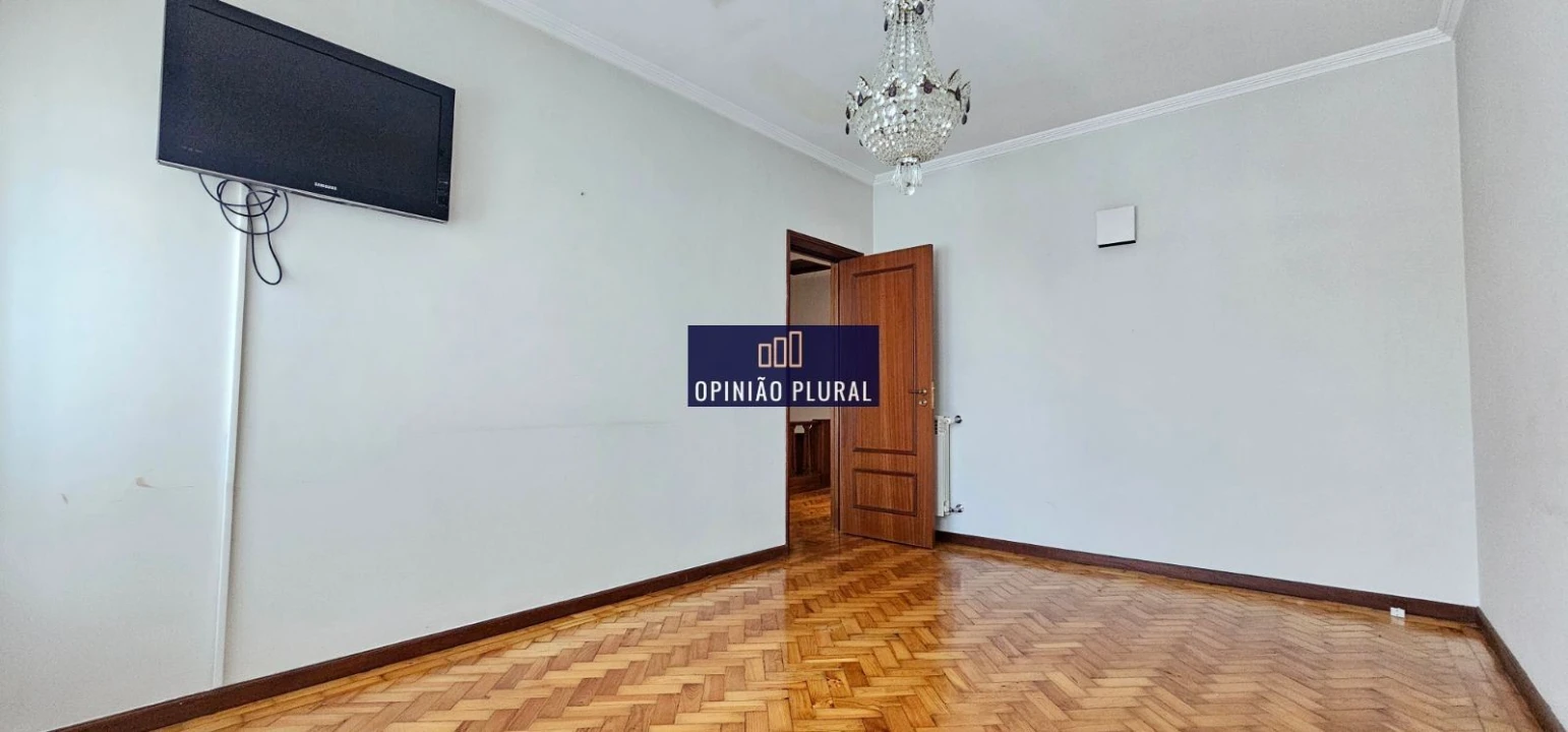 Moradia T5 para Venda em Campanhã Foto 17