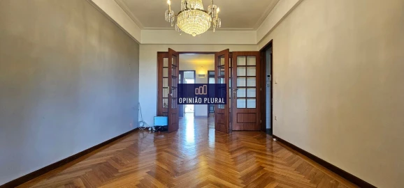 Moradia T5 para Venda em Campanhã