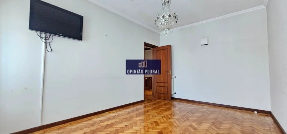 Moradia T5 para Venda em Campanhã