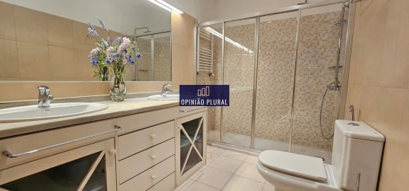 Moradia T5 para Venda em Campanhã