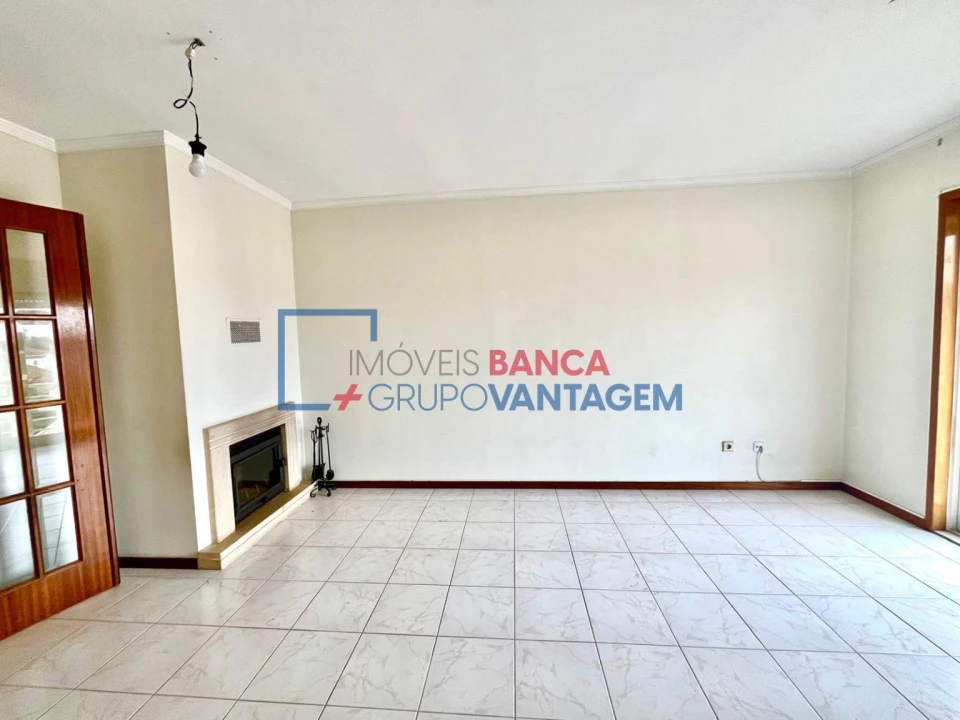 Apartamento T2 para Venda em Fânzeres e São Pedro da Cova Foto 3