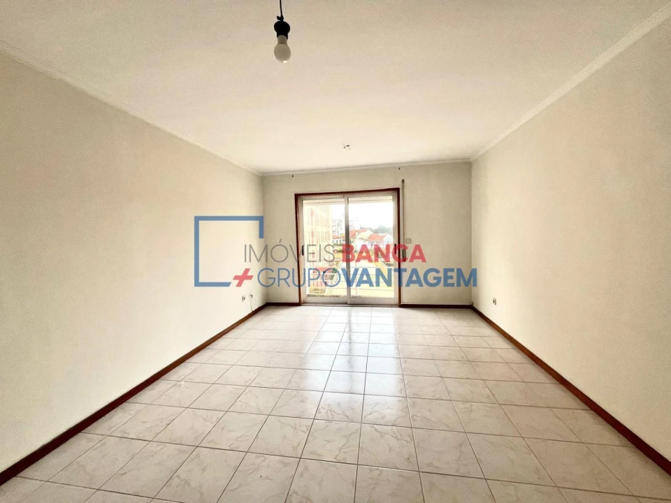 Apartamento T2 para Venda em Fânzeres e São Pedro da Cova Foto 4