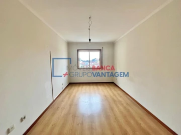 Apartamento T2 para Venda em Fânzeres e São Pedro da Cova