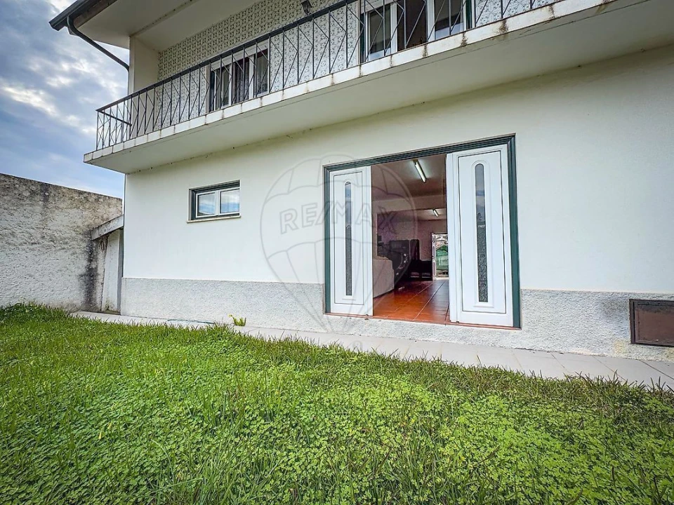 Moradia T4 para Venda em Ceira Foto 4
