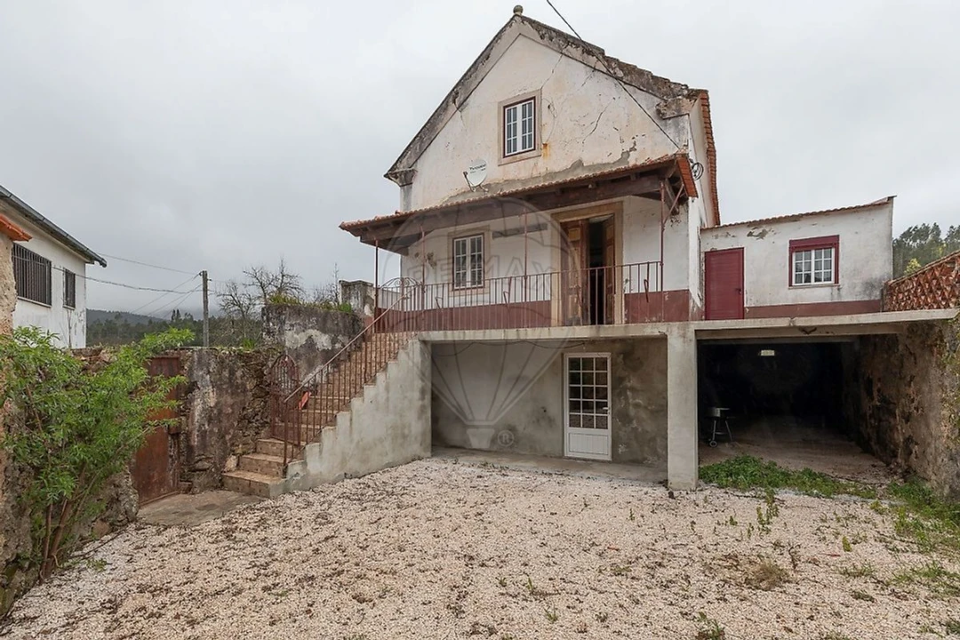 Moradia T2 para Venda em Alvares Foto 1