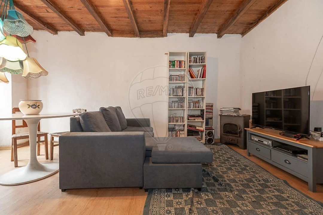 Moradia T2 para Venda em Alvares Foto 5