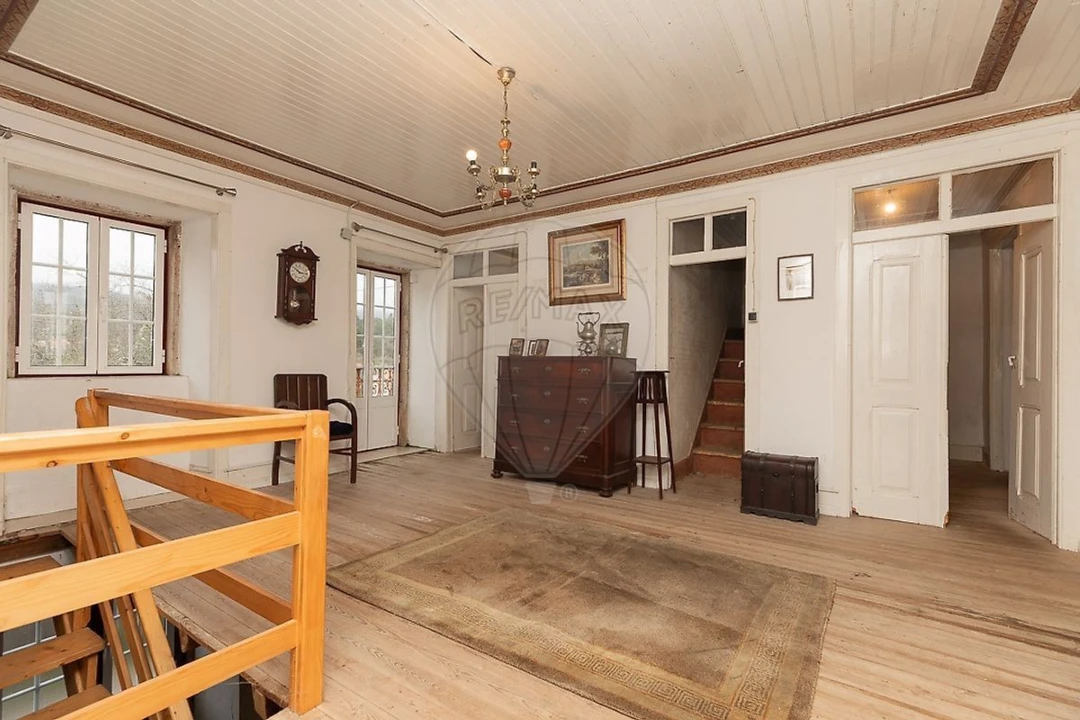 Moradia T2 para Venda em Alvares Foto 11