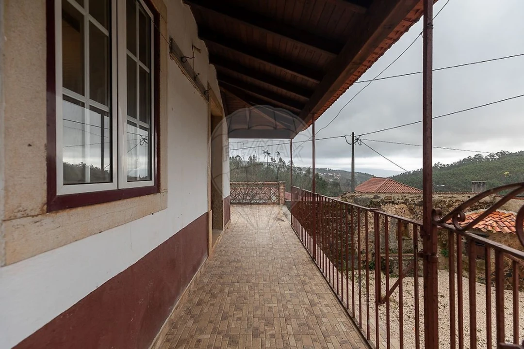 Moradia T2 para Venda em Alvares Foto 16