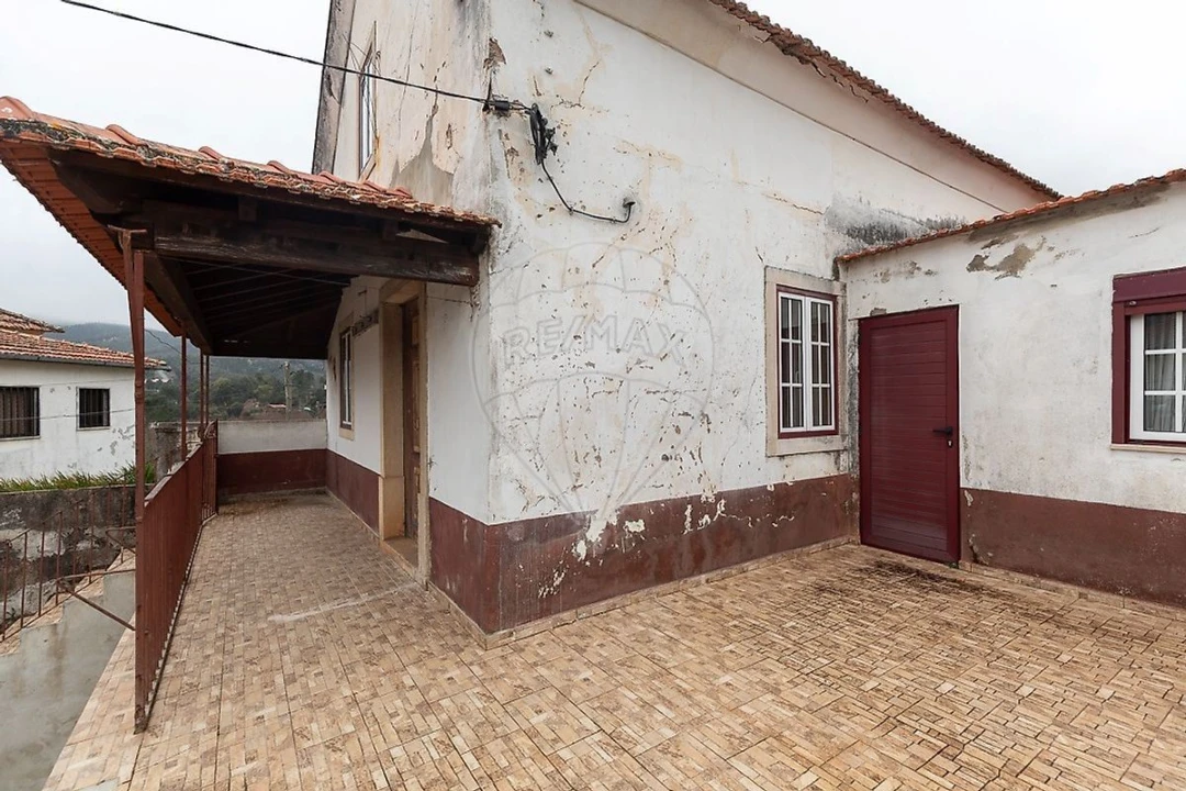 Moradia T2 para Venda em Alvares Foto 17