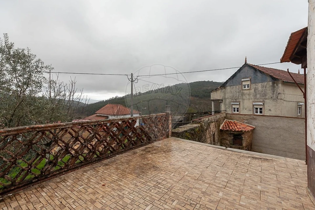 Moradia T2 para Venda em Alvares Foto 19