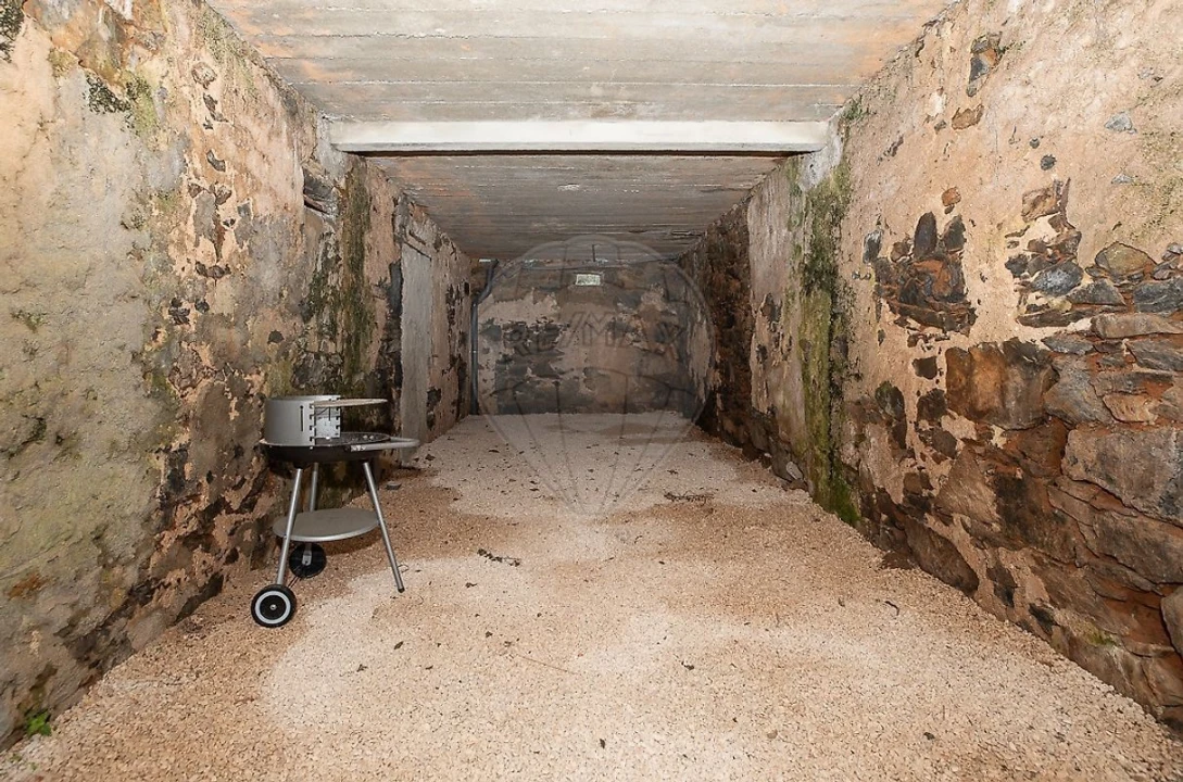 Moradia T2 para Venda em Alvares Foto 24