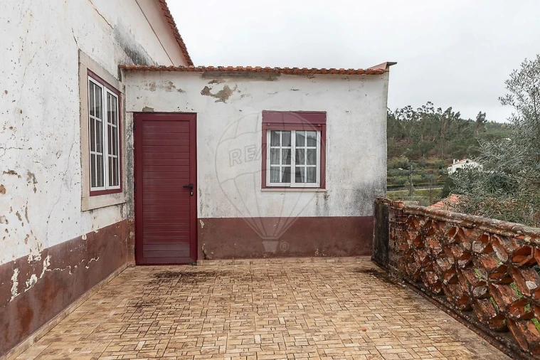 Moradia T2 para Venda em Alvares Foto 18