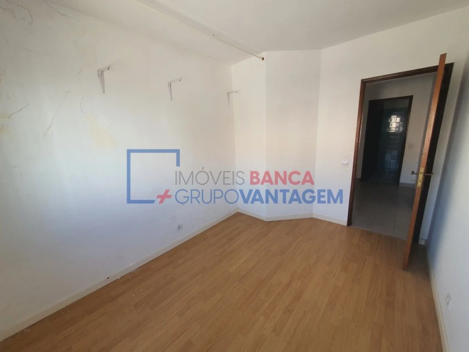 Apartamento T3 para Venda em Rio de Mouro Foto 16