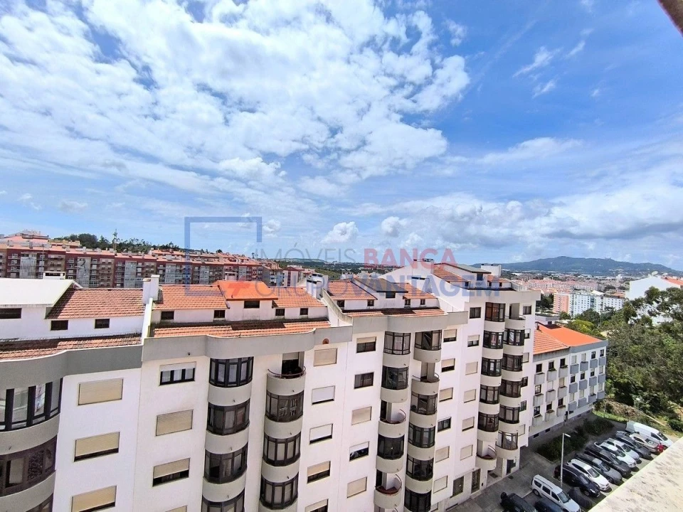 Apartamento T3 para Venda em Rio de Mouro Foto 9