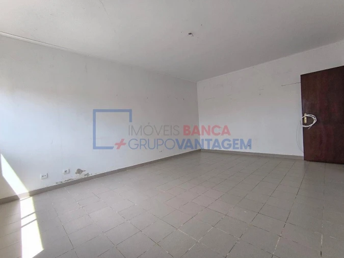 Apartamento T3 para Venda em Rio de Mouro Foto 3