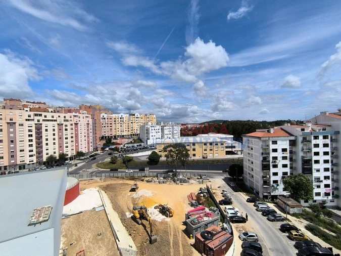 Apartamento T3 para Venda em Rio de Mouro Foto 26