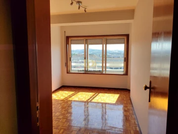 Apartamento T2 para Arrendamento em Aguas Santas