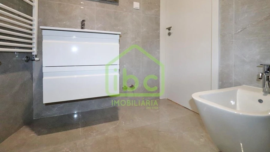 Apartamento T4 para Venda em Póvoa de Varzim, Beiriz e Argivai Foto 5