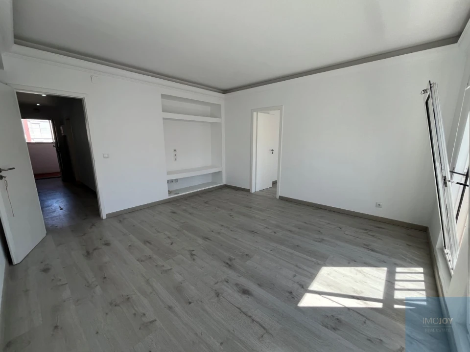 Apartamento T2 para Venda em Carnide Foto 5