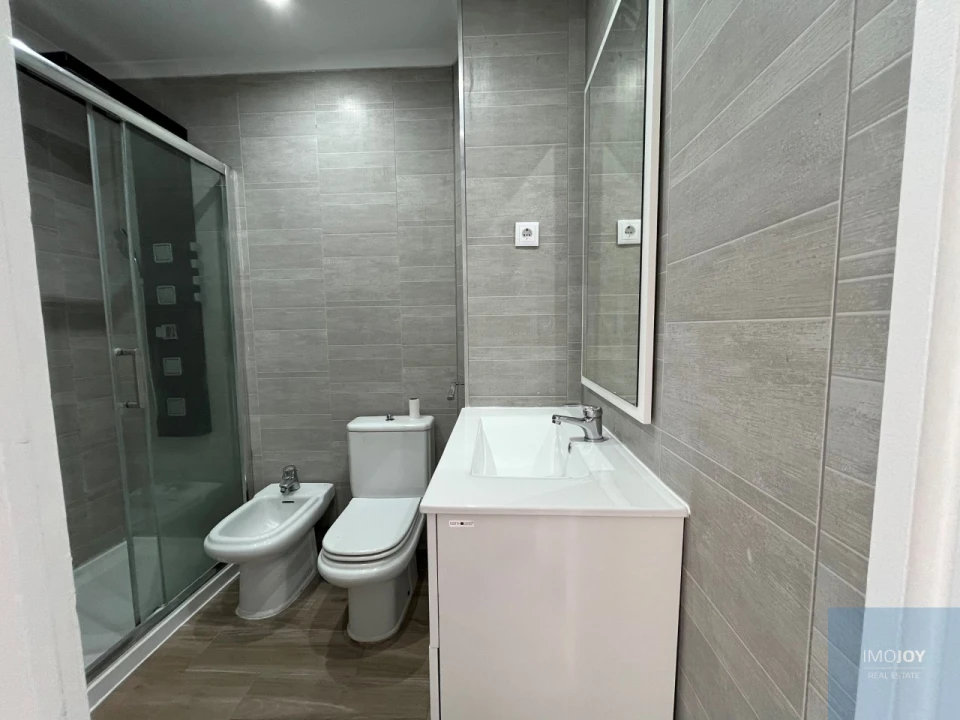 Apartamento T2 para Venda em Carnide Foto 24