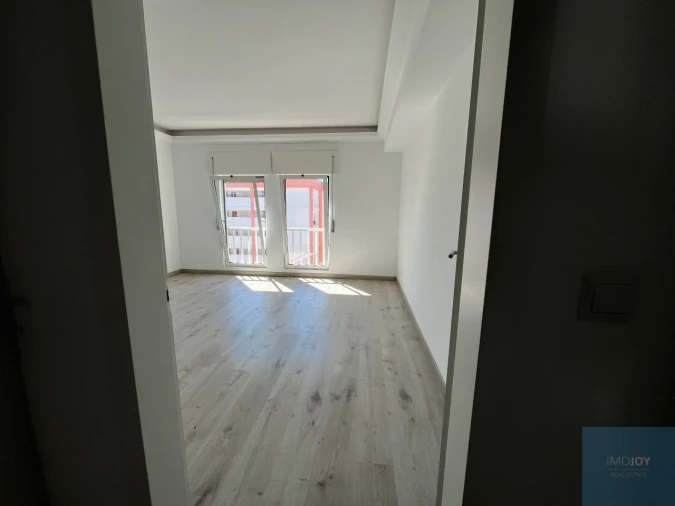 Apartamento T2 para Venda em Carnide Foto 7