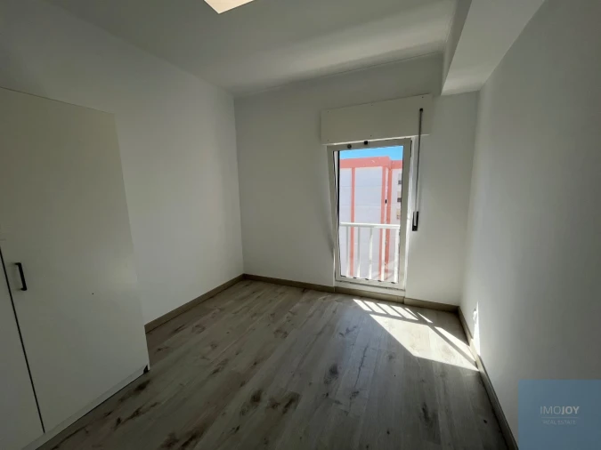 Apartamento T2 para Venda em Carnide Foto 17