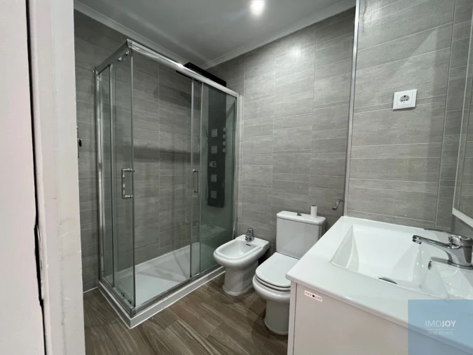 Apartamento T2 para Venda em Carnide Foto 25