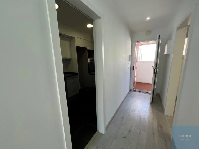 Apartamento T2 para Venda em Carnide Foto 31
