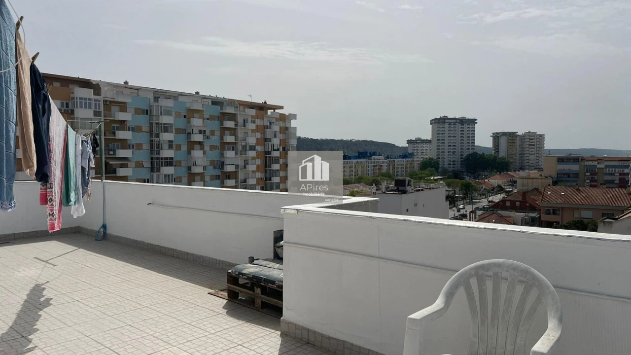 Apartamento T2 para Venda em Costa da Caparica Foto 23
