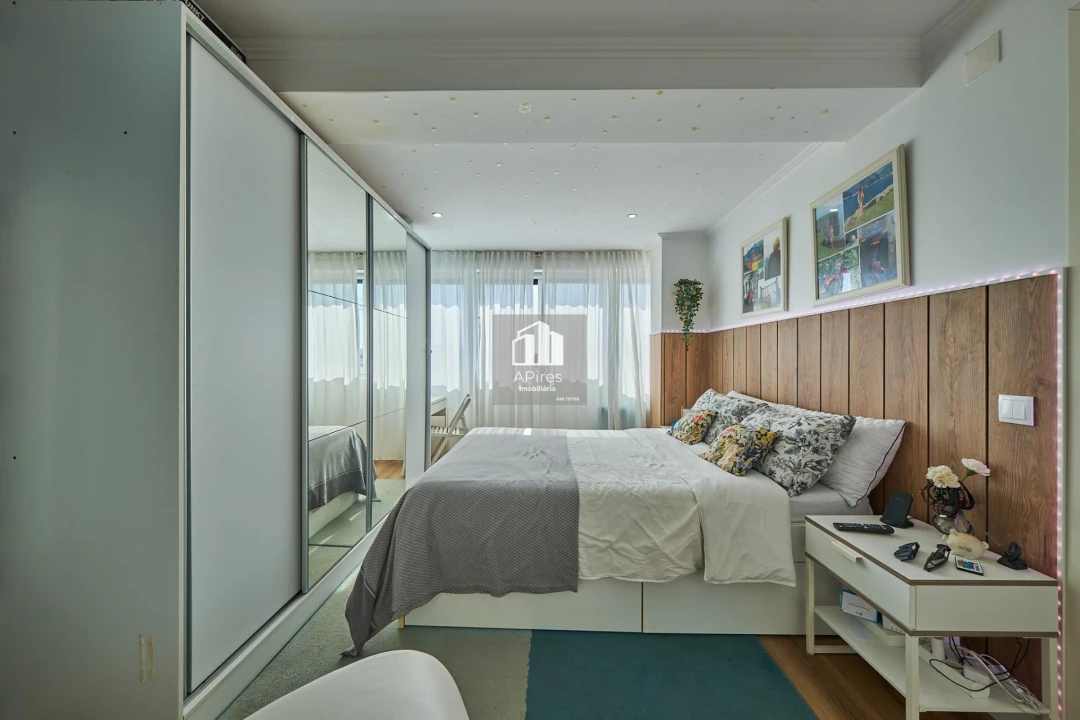 Apartamento T2 para Venda em Costa da Caparica Foto 14