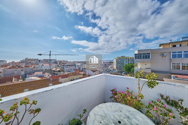 Apartamento T2 para Venda em Costa da Caparica Foto 21