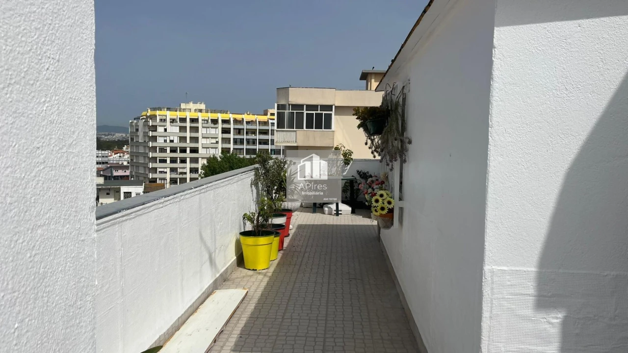 Apartamento T2 para Venda em Costa da Caparica Foto 22