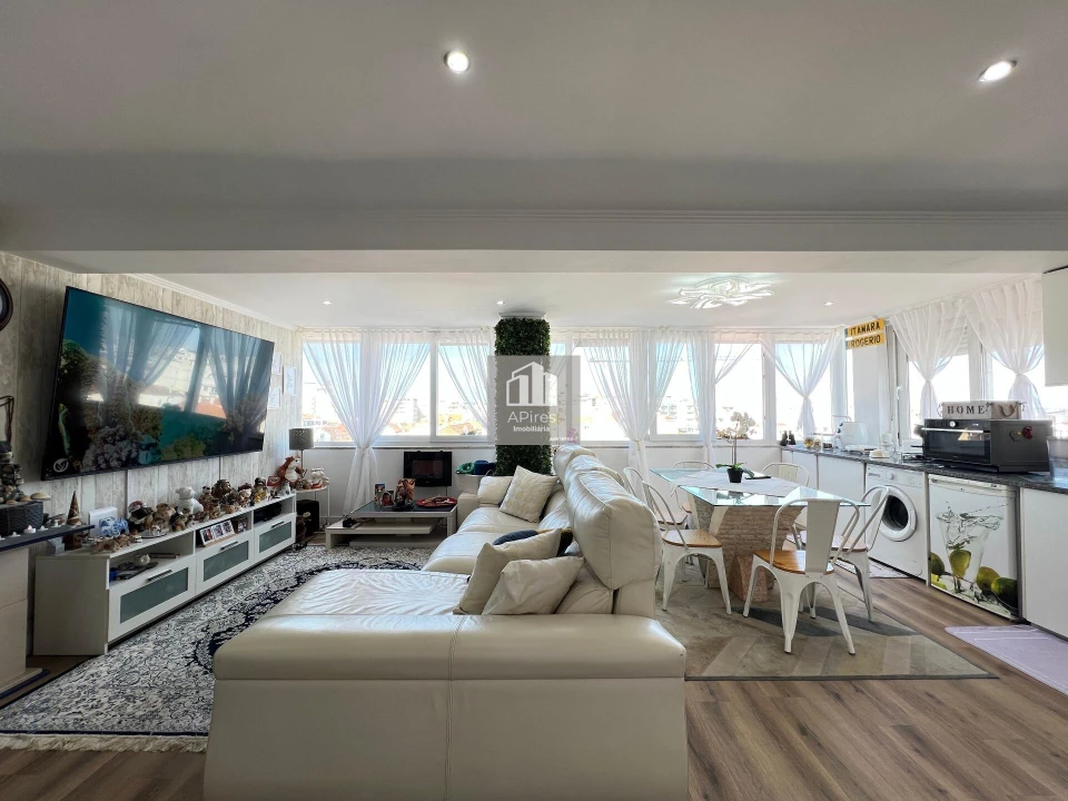 Apartamento T2 para Venda em Costa da Caparica Foto 2