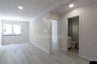 Apartamento T2 para Venda em Benfica