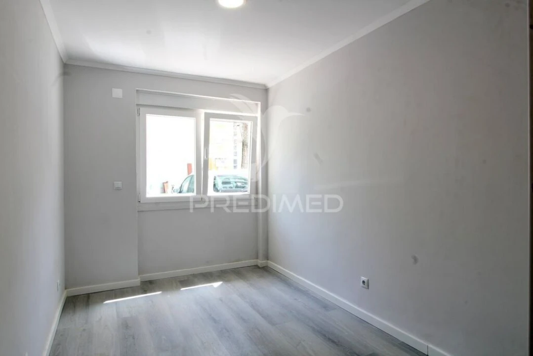 Apartamento T2 para Venda em Benfica Foto 11