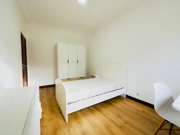 Quarto para Arrendamento em São Martinho do Bispo e Ribeira de Frades