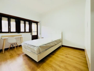 Quarto para Arrendamento em São Martinho do Bispo e Ribeira de Frades