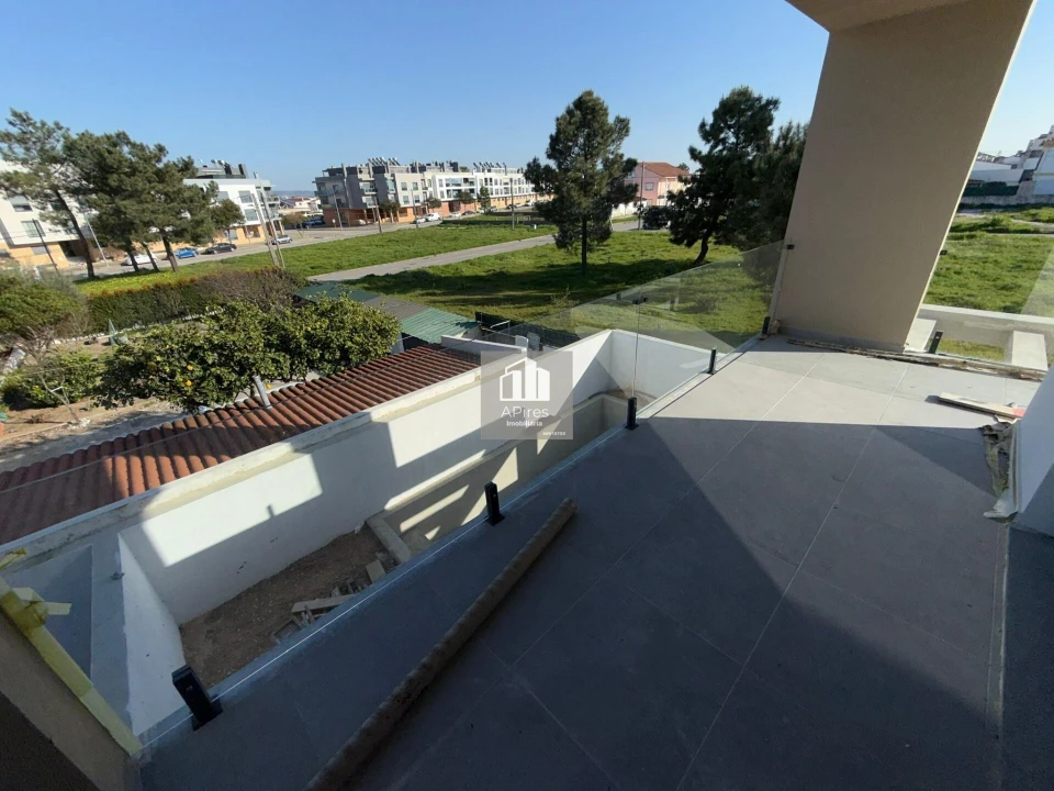 Moradia T4 para Venda em Fernao Ferro Foto 25