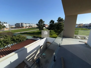 Moradia T4 para Venda em Fernao Ferro