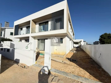 Moradia T4 para Venda em Fernao Ferro