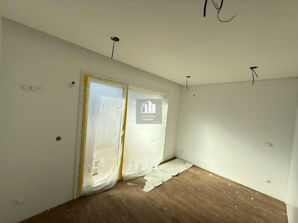 Moradia T4 para Venda em Fernao Ferro Foto 37