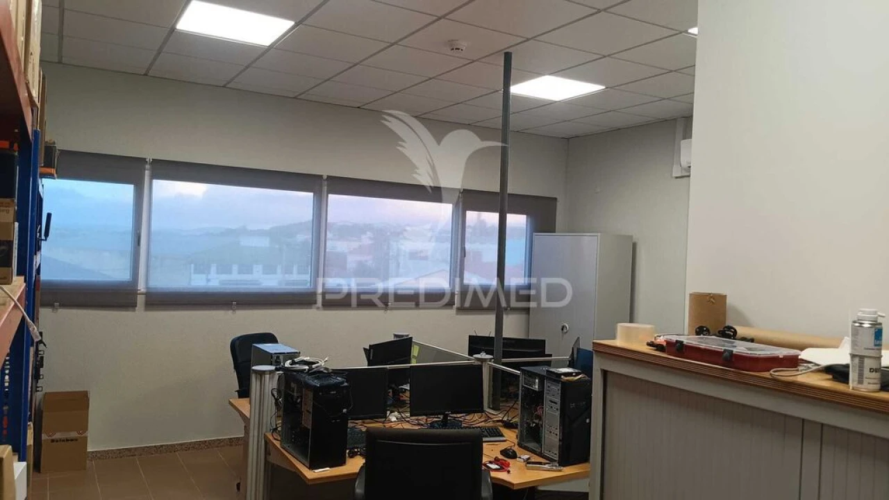 Armazém para Arrendamento em Almargem do Bispo, Pêro Pinheiro e Montelavar Foto 6