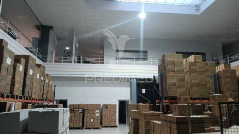 Armazém para Arrendamento em Almargem do Bispo, Pêro Pinheiro e Montelavar