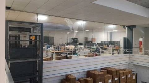 Armazém para Arrendamento em Almargem do Bispo, Pêro Pinheiro e Montelavar