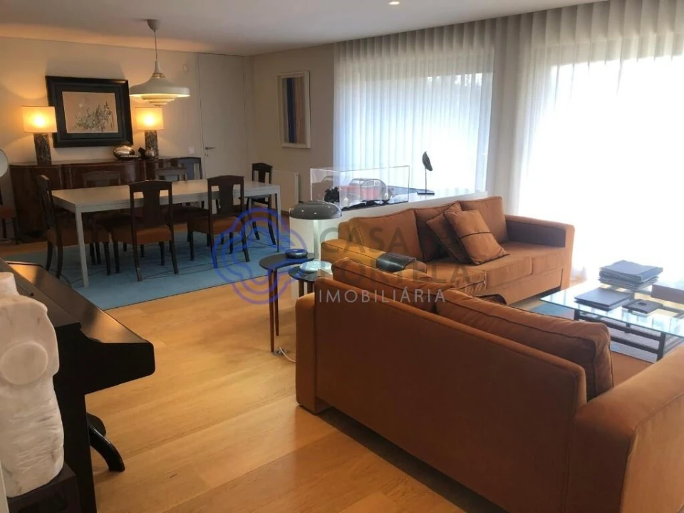 Moradia T4 para Venda em Lordelo do Ouro e Massarelos Foto 2