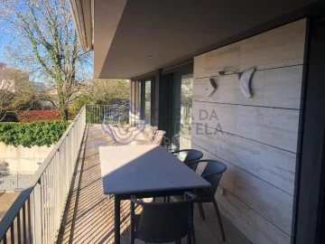 Moradia T4 para Venda em Lordelo do Ouro e Massarelos